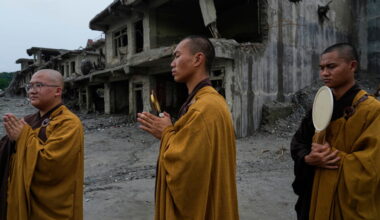 Flags lowered as Nepal mourns 1,300 flood victims