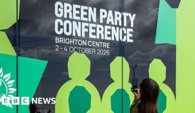 Green Party members back 'Zionism is racism' motion - BBC